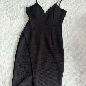 Elegant Black Sleeveless Dress